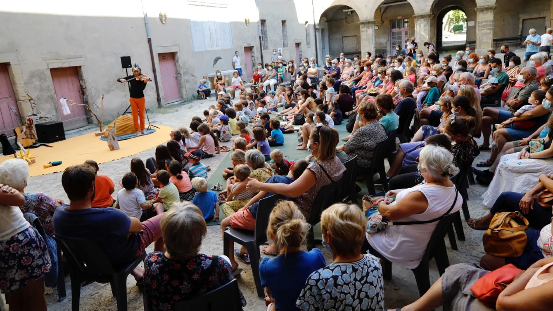Tournon humor festival
