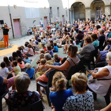Tournon humor festival