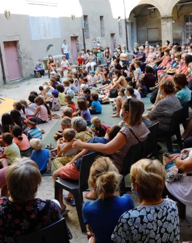 Tournon humor festival