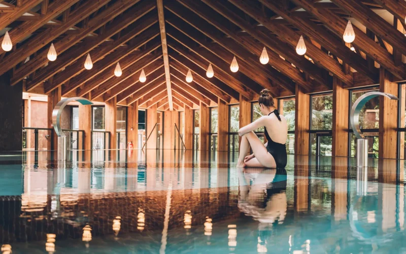Woman relaxing at the Séquoia Redwood Spa in Vals-les-Bains