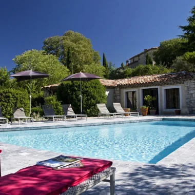Outdoor area with swimming pool of the “La Santoline” hotel in Beaulieu