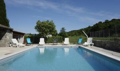 Gîtes de France - Belle piscine à partager, ouverte de juin à fin septembre