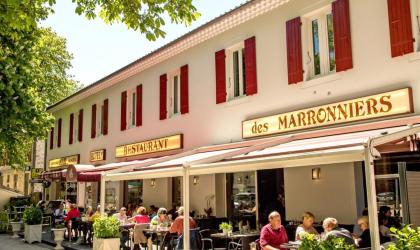 ©Lesmarronniers - Terrasse restaurant les Marronniers