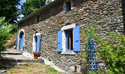 Gîtes de France - Le Mas Lamel, maison en pierres avec jardin