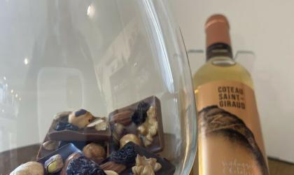 Justine Loyrion - Dégustation chocolats et vins au Caveau des vignerons de Montfleury