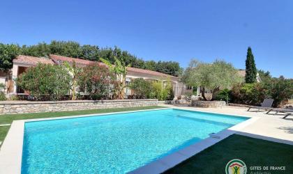 Gîtes de France - Belle villa mitoyenne aux propriétaires avec piscine à partager