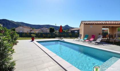 Gîtes de France - Villa indépendante avec piscine privée et jardin clos avec terrasse couverte