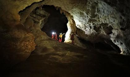 Christophe Longin - Grotte Trotter - en Ardèche (Saint Andéol de Berg)