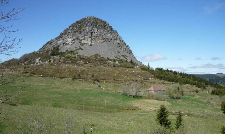 Gîtes de France - Mont Gerbier de Jonc + sa source de la Loire à 10 km du gite