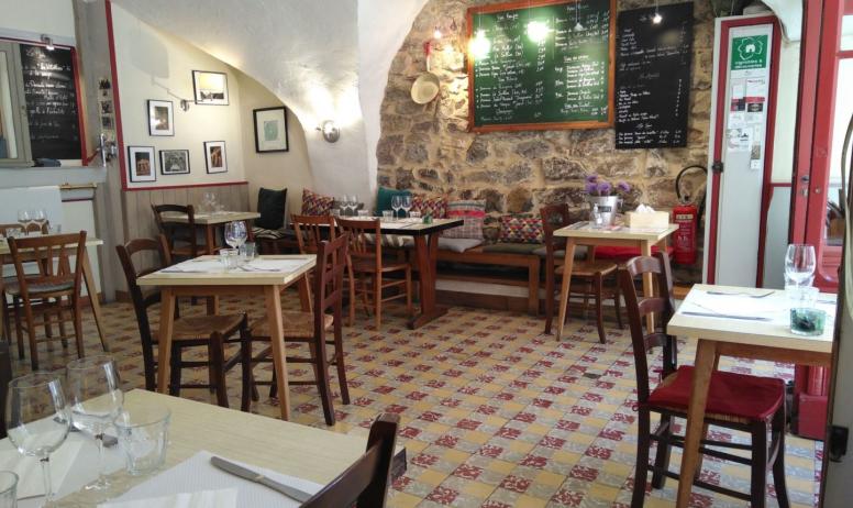 La Feuille de Chou : Restaurants in Traditional French cooking, offers "homemade" Vans | Ardeche-Guide