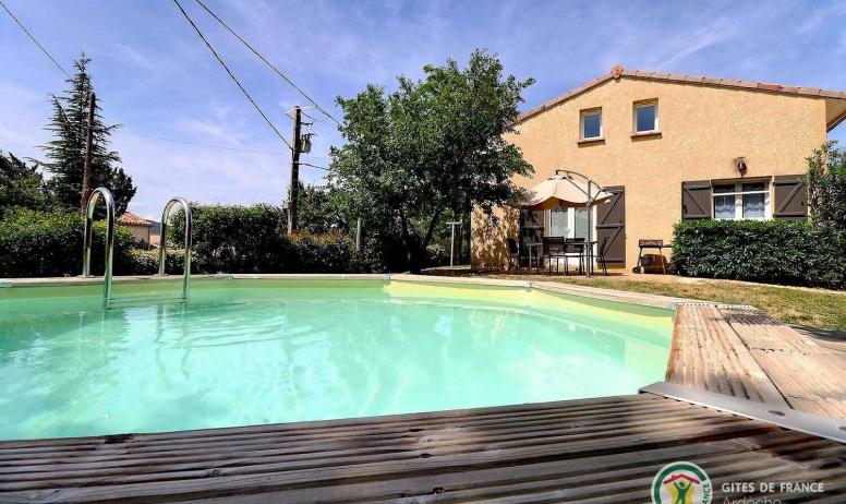 Gîtes de France - Maison indépendante avec piscine privée hors sol et jardin