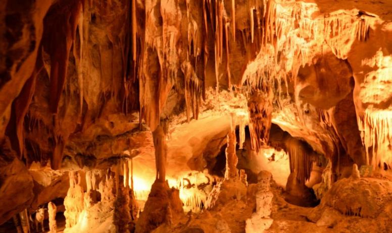 Gîtes de France - Grotte de la Madelaine à St Rémèze  