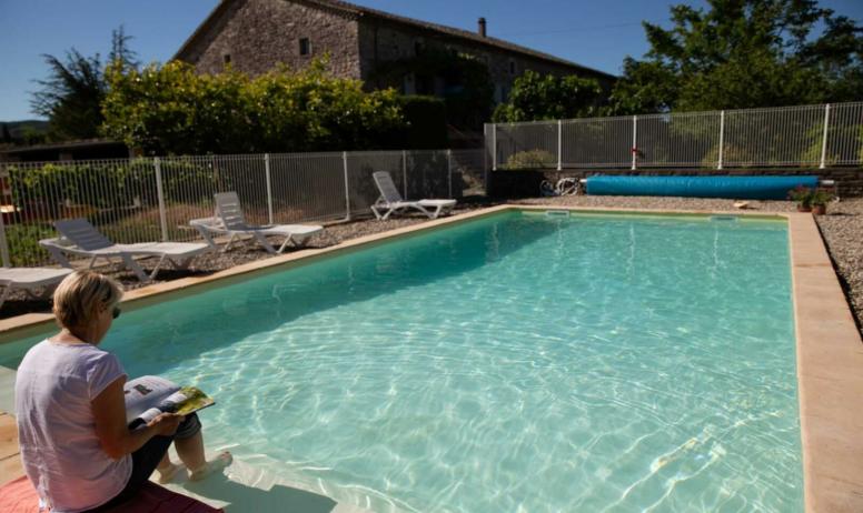 Gîtes de France - Belle et grande piscine à partager