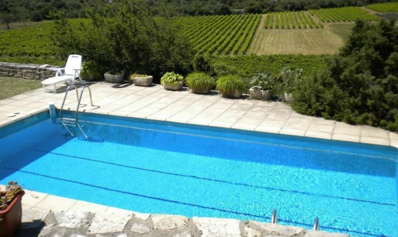 Gîtes de France - Autre vue de la piscine commune
Piscine à partager avec un autre petit gite. 