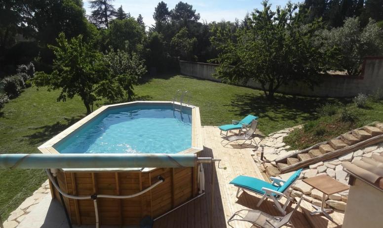 Gîtes de France - piscine hors sol avec vue sur terrain clos