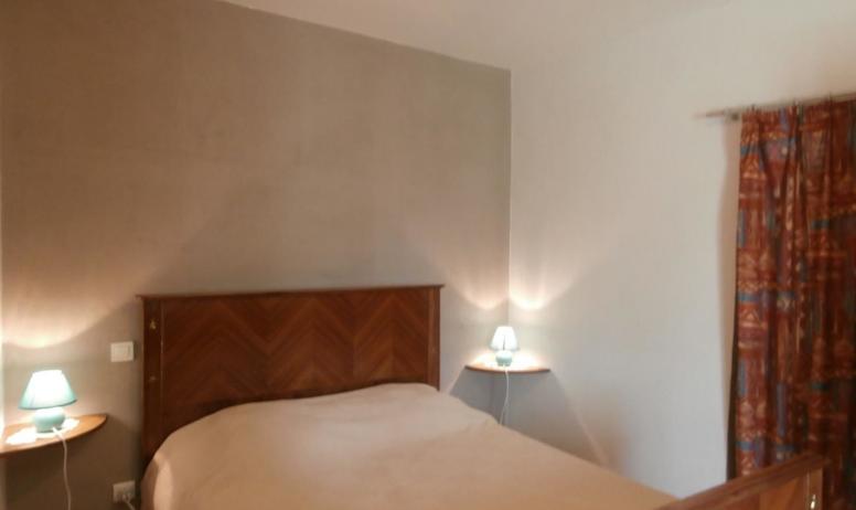 Gîtes de France - Chambre équipée d'un lit en 140 cm X 190 cm 