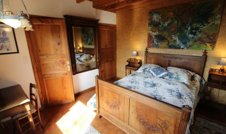 Gîtes de France - Chambre 1 avec lit en 140 et salle d'eau privative