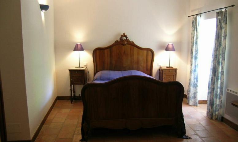 Gîtes de France - chambre avec lit en 140, et un clic clac