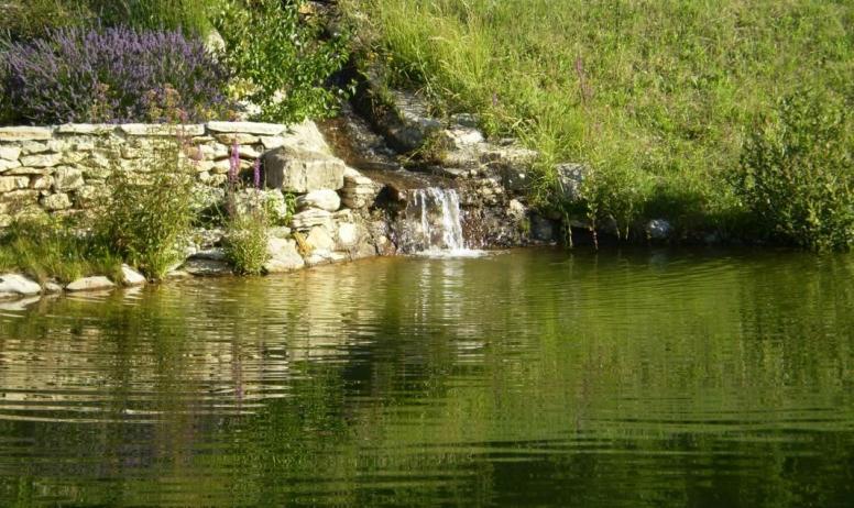 Gîtes de France - cascade détente, baignade naturelle