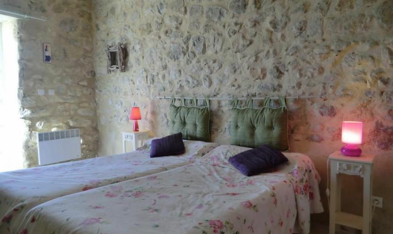 Gîtes de France - Chambre Syrah avec 2 lits en 90 
terrasse donnant sur le champ de lavande 