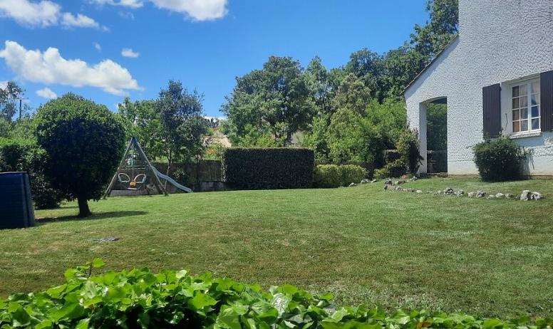 Gîtes de France - La Villa des Pins avec piscine privative et grand jardin cloturé