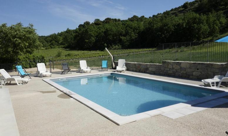 Gîtes de France - Belle piscine à partager, ouverte de juin à fin septembre