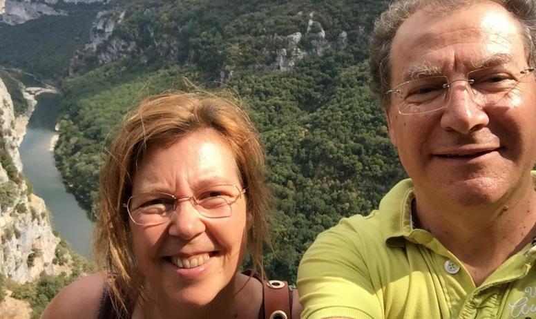 Gîtes de France - Selfie au dessus des gorges de l’Ardèche 