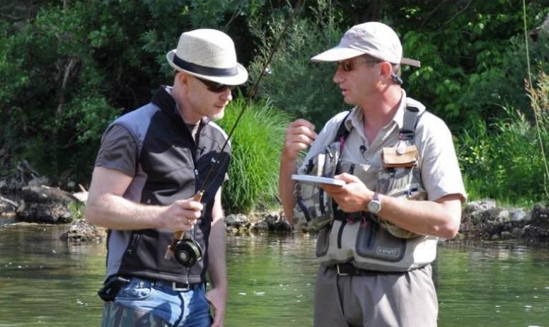 Eric Langlumé - Fishing guide : Activities in Ardeche Vallon-Pont-d'Arc