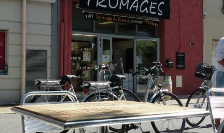 Hermitage Tournonais Tourisme - Terrasse et Vélo électrique