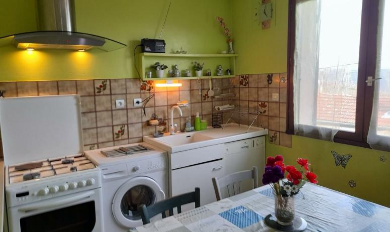Gîtes de France - Cuisine équipée machine à laver + lave vaisselle, cuisinière 