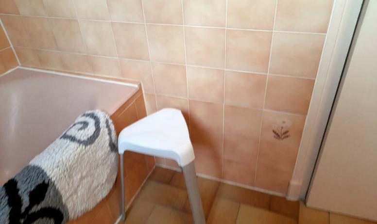 Gîtes de France - Tabouret salle de bain