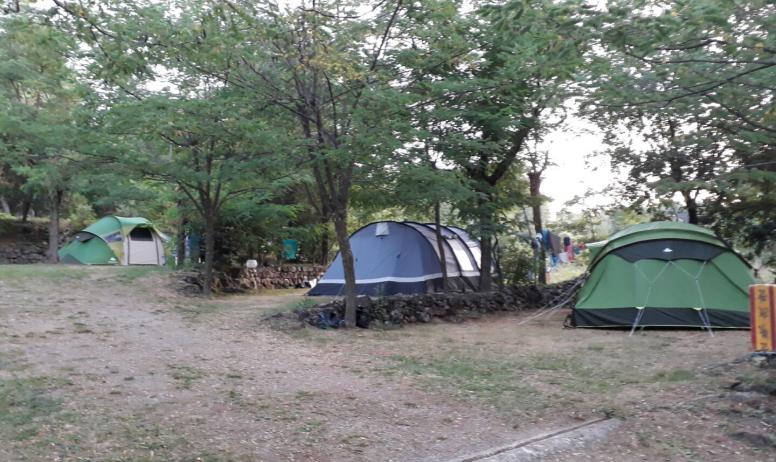 Camping Escourby - Emplacements