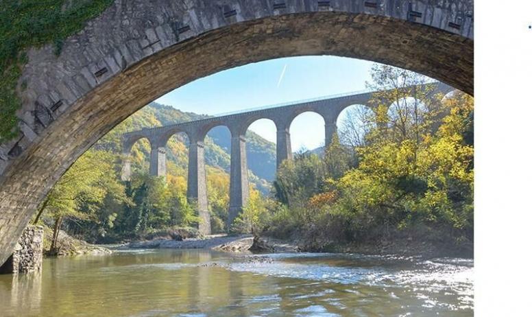 Gîtes de France - Pont du Duzon entre St Jean de Muzols et Tournon sur Rhône. A 20 minutes du gîte.
