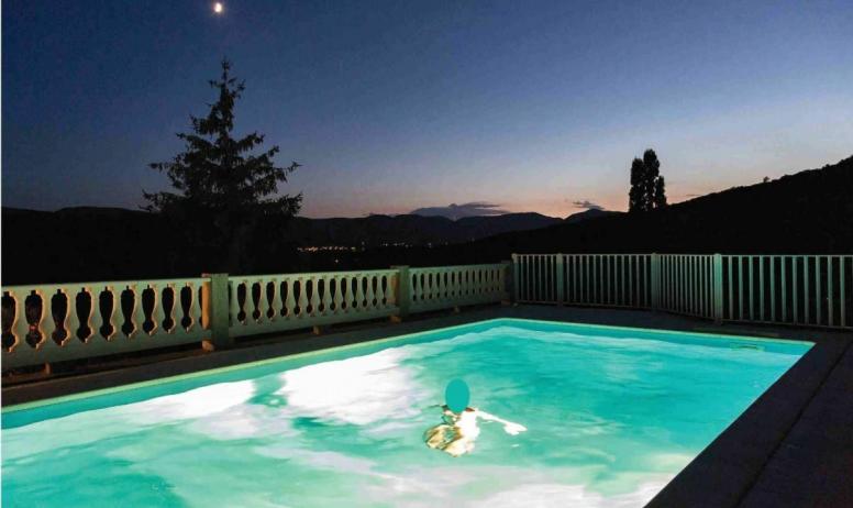 Gîtes de France - Soirée piscine sous les étoiles 