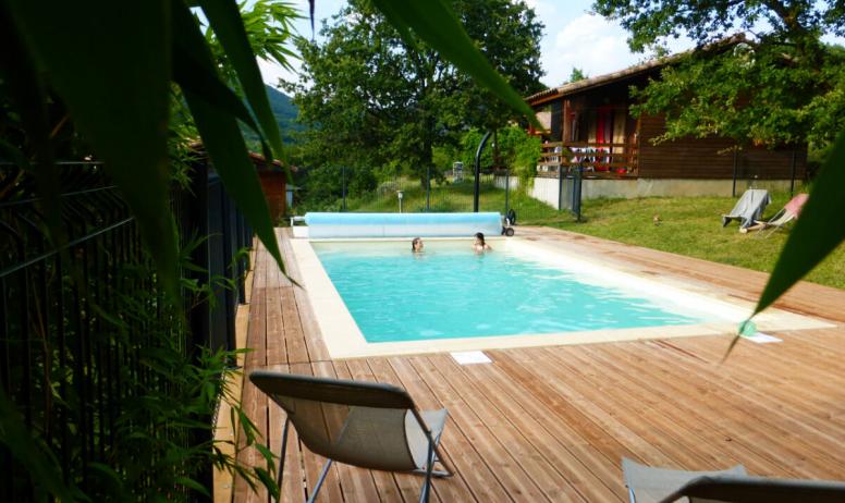 Clévacances - piscine chauffée 4x7 m avec banquette intégrée