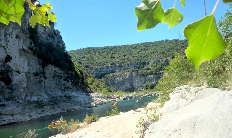 Découvrez en canoë la majesté des Gorges de l'Ardèche