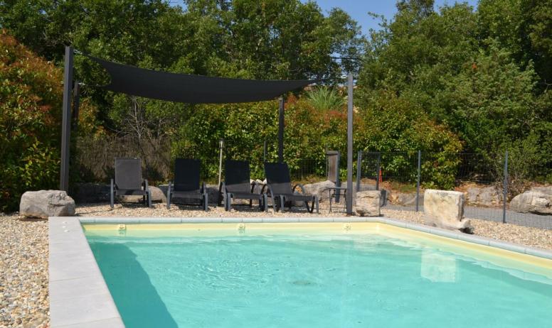 Gîtes de France - Accès piscine avec 3 marches
Nouveau voile d'ombrage