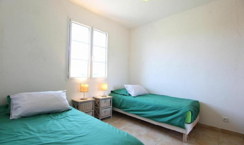Gîtes de France - Chambre nord / North bedroom
