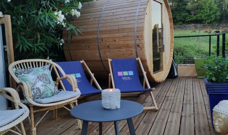 Gîtes de France - Espace détente avec sauna et chaises longues