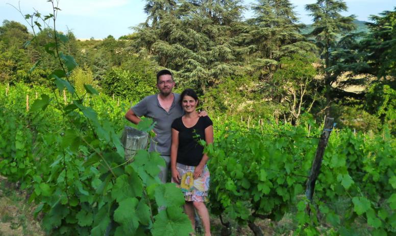 Domaine Morlanche - Lisa Lavagne et Brice Banchet dans les vignes