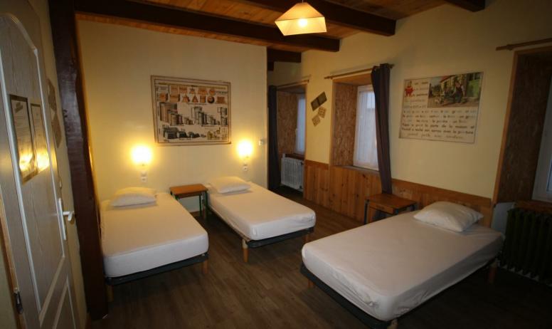 Gîtes de France - chambre dortoir comprenant 6 couchagesavec salle d'eau + toilette