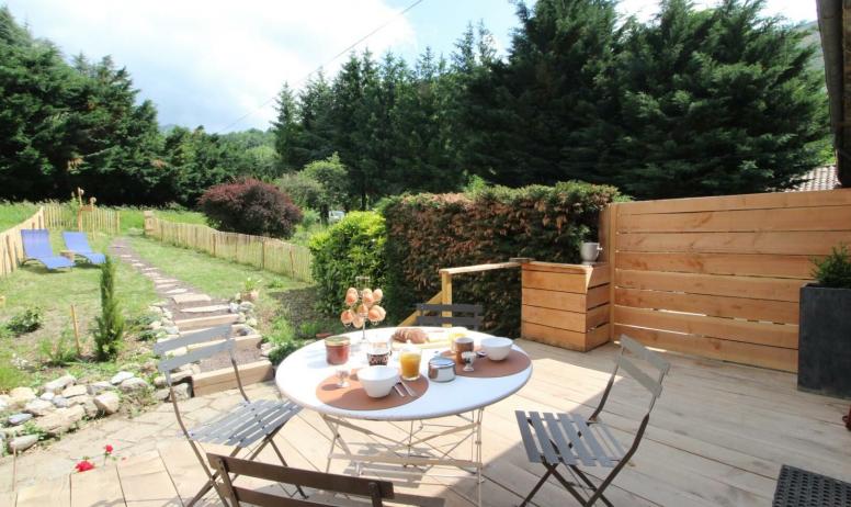 Gîtes de France - Terrasse avec barbecue et jardin