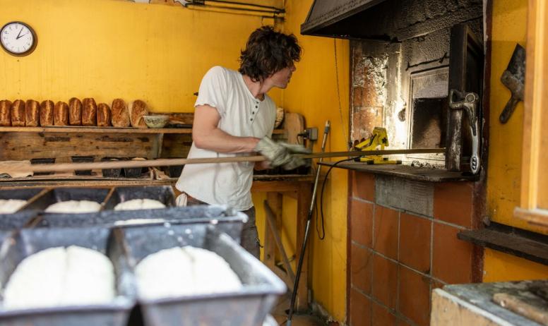 ©sourcesetvolcans - Chirols - Fournil des Copains - petite restauration - cuisson pains et pizzas©sourcesetvolcans