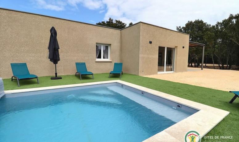 Gîtes de France - Villa moderne avec piscine et espace extérieur privé, terrasse couverte