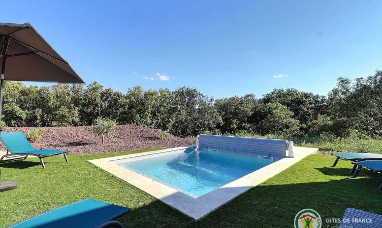 Gîtes de France - Villa moderne avec piscine privée et espace extérieur 