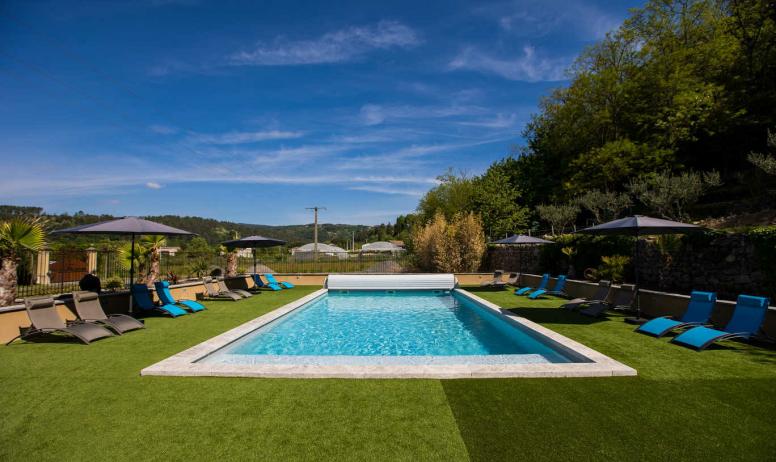 Gîtes de France - La piscine à partager (12x6m)et son espace détente