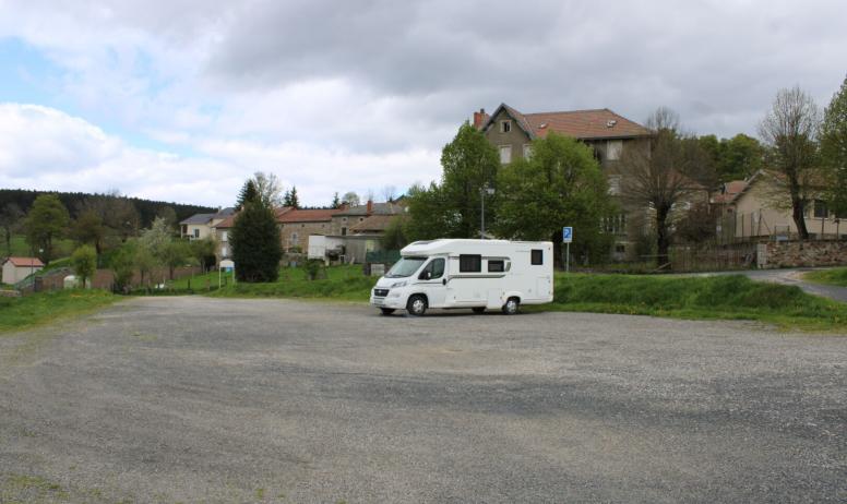 Ardèche Hautes Vallées - Aire camping-cars St-André-en-Vivarais