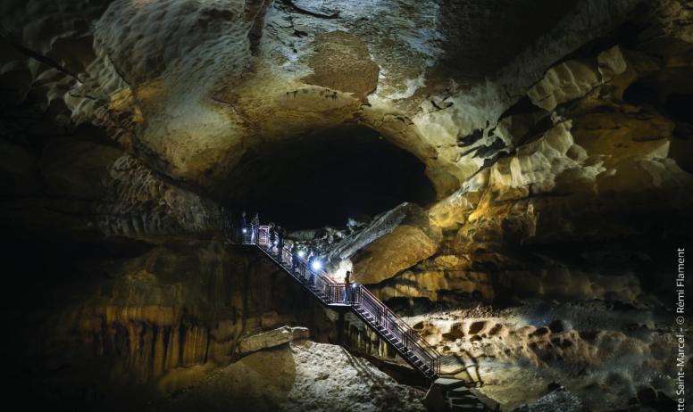 Rémi Flament et Grotte Saint-Marcel - La grotte se dévoile aux petits explorateurs téméraires !
