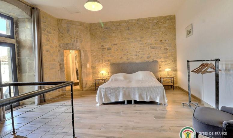 Gîtes de France - Grande chambre avec lit en 180 (modulable) et accès terrasse solarium