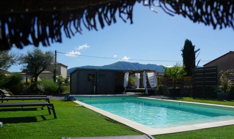 Villa des Hirondelles - La vue et la piscine